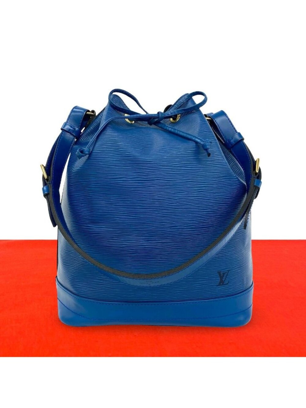 Louis Vuitton Vintage Noe Epi Leather Drawstring Shoulder Bag Cross Toledo Blue